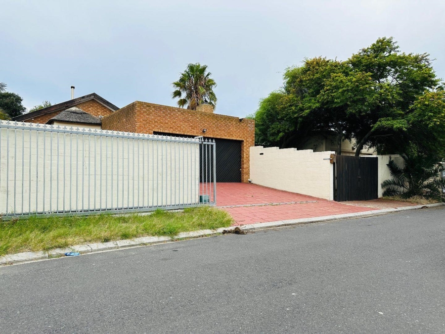 3 Bedroom Property for Sale in Parklands Western Cape